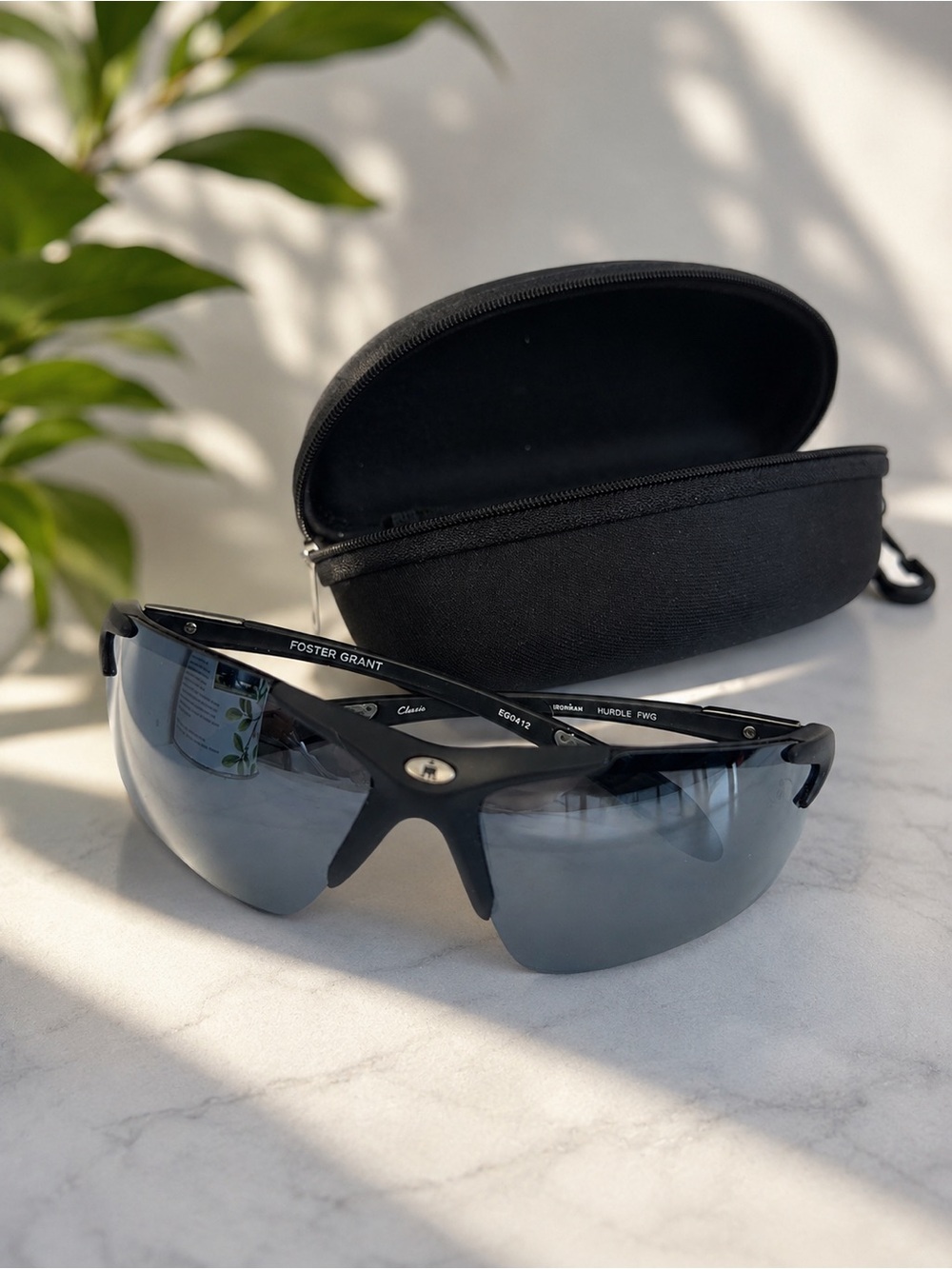 Foster Grant Men’s Black Frame with Smoke Lenses Sport Sunglasses unsex